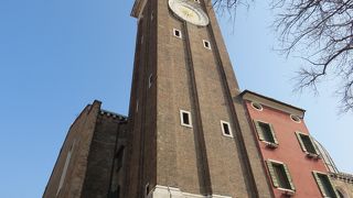 リアルト橋から５分ほどで・・・