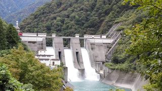 トロッコから見えるダム