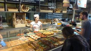 昼、夜、朝と何と３回行きました。それでけ楽しい場所です