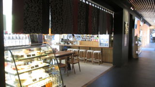 飲食できる施設