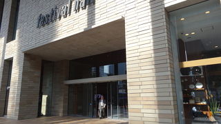 大阪を代表するホール