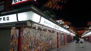 「シャッター通り」も艶やかです