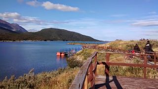 山々と湖の美しい景色を楽しめます