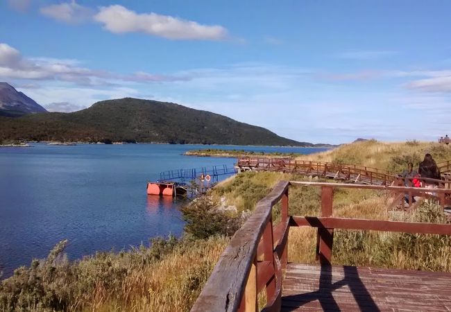 山々と湖の美しい景色を楽しめます