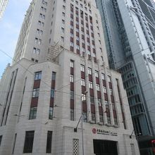 歴史を感じるビル