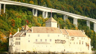 レマン湖クルーズ船で行くシヨン城