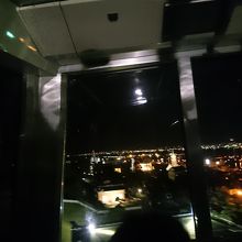 ロープウェイの中からでも函館の夜景を楽しめる♪