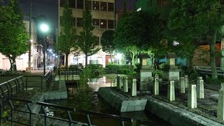 浅草寺の光景とは一変します