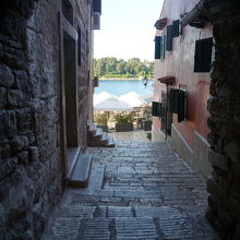 Remigija Devescovija通り