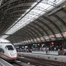 アムステルダム中央駅に到着したICE
