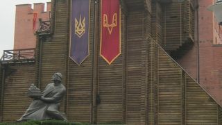 旧市街地の城門です。