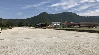 旧松代駅:広い構内にポッンと