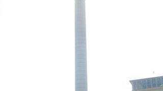 独立広場に建てられています。