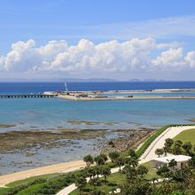 新しい滑走路作ってました