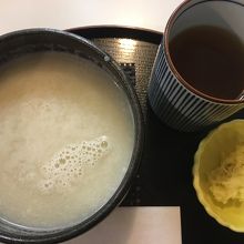 麹甘酒 ほうじ茶が付きます