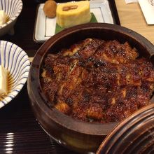 鰻も量多いし、ご飯は本当にたっぷり。少食の人はミニでもいいか