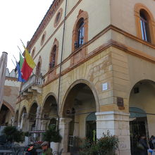 ラベンナ市庁舎 