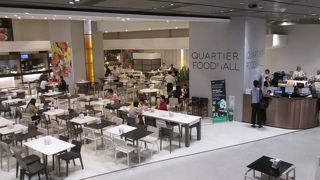 クオーティエ フード ホールが一部改装中