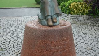 小さな可愛らしい像