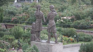 山下公園の中に有ります