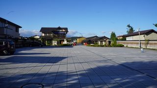 道の駅のような感じのとにかく広い敷地をを持った場所