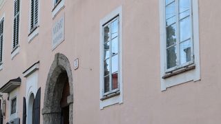 日本語の説明も一部にあり