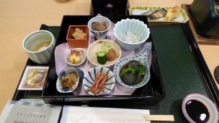 南紀串本ロイヤルホテル 日本料理 熊野灘の朝食