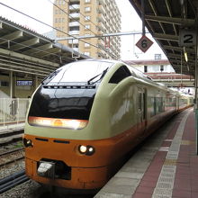 新しくてダサい先頭車