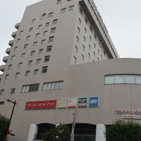 道路側からの全景