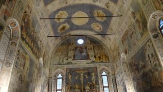 聖人に関するフレスコ画