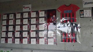 駅から一本道でした