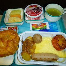 バリ（デンパサール）-関空　機内食