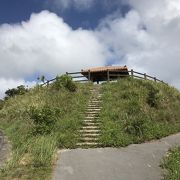 登山道入口の先にあります