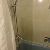 バスタブは少し古いです　シャワーは使いやすいです