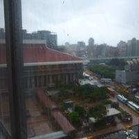 東側の部屋です　台北駅周辺が半分見えます