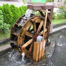 お店の前にありました