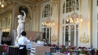 美術館の中のレストラン