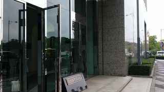 日比谷公園からすぐのマリンビル