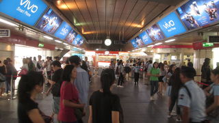 サイアム駅の改札口