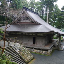 国宝のお寺の本堂