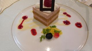 クラシカルな雰囲気でフレンチ