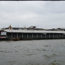 左端が桟橋です