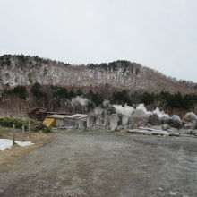 硫黄泉が生々しい