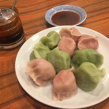 桃肌水餃子とセロリ水餃子