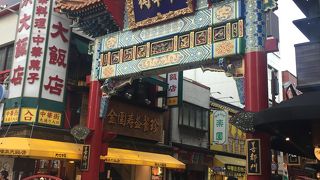 横浜中華街のシンボル的門