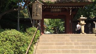 風格のある山門です