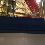 深いところに駅があります