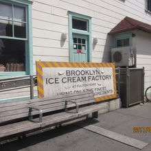 かわいらしい感じの外観