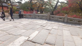 「昌徳宮」にあるソウルに残る最古の石橋。