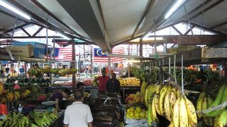 クアラルンプールの庶民の市場